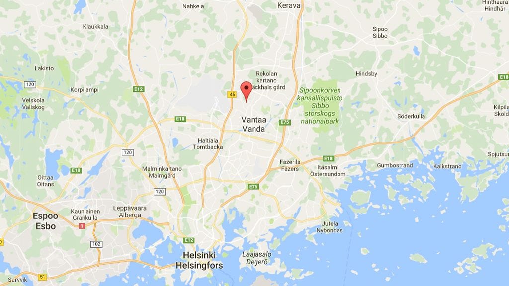 Tulipalo roihusi yöllä rivitalossa Simonkylässä Kallioimarteentiellä.