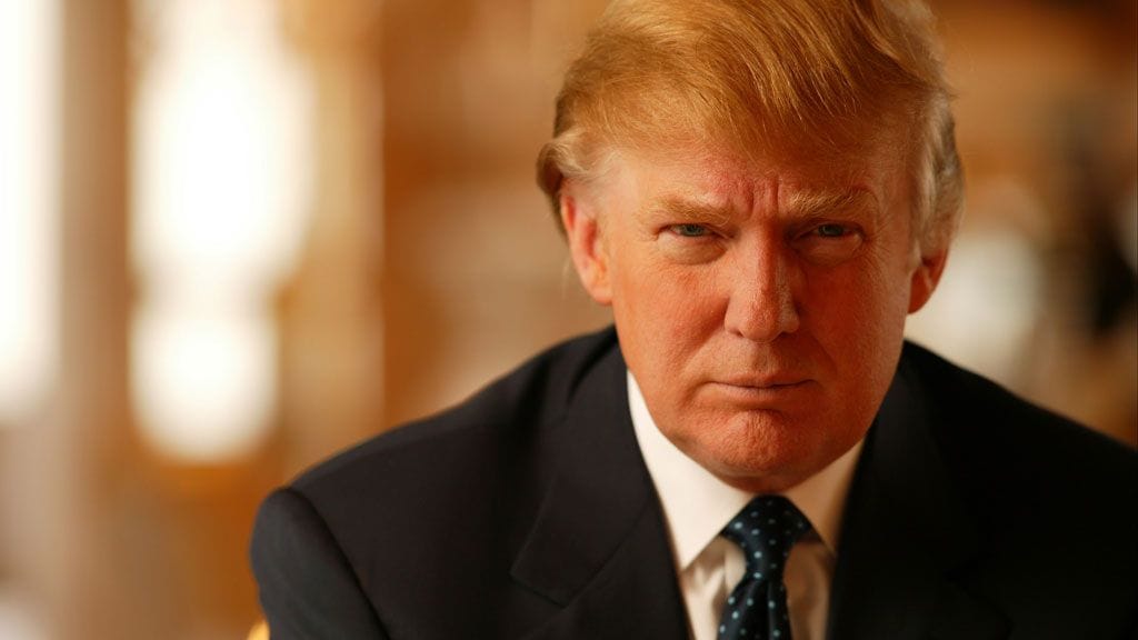 Donald Trump poltti totaalisesti päreensä T-Mobilen pomon John Legeren tviitistä. Seurauksena oli todellinen bittimaailman painiottelu.