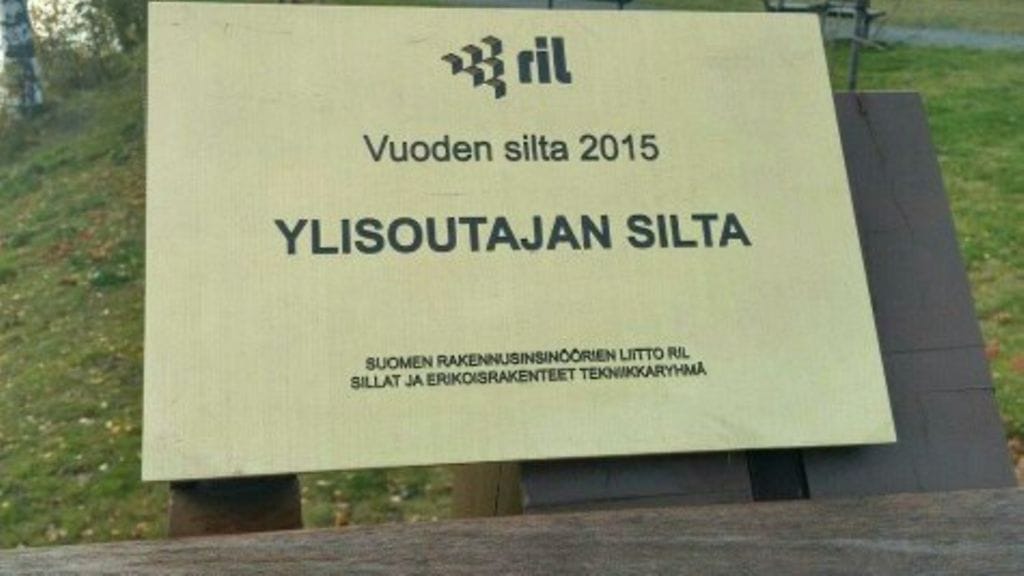 Suomen Rakennusinsinöörien Liitto myönsi Joensuun Ylisoutajan sillalle vuonna 2015 Vuoden silta-palkinnon, joka on nyt viety.