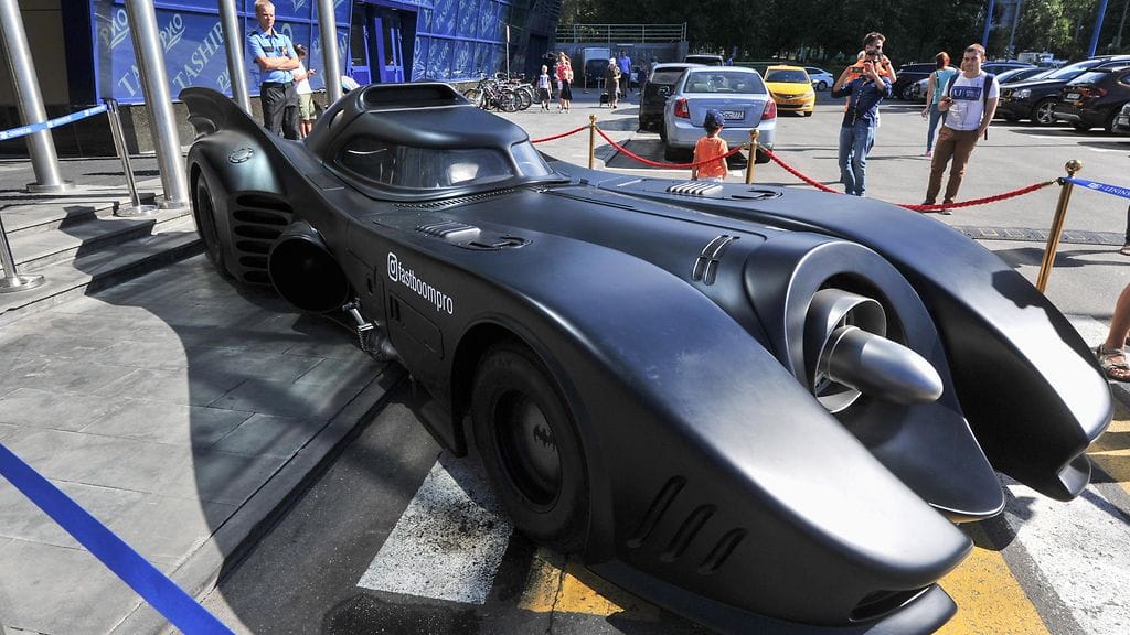 Samanlainen Lepakkoauto oli myynnissä Moskovassa elokuussa.