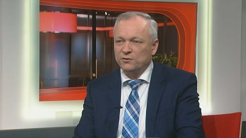 Jokisen mukaan taloudessa nähty lievä positiivinen vire on nostanut kysymyksen työpaikkojen täyttämistä.