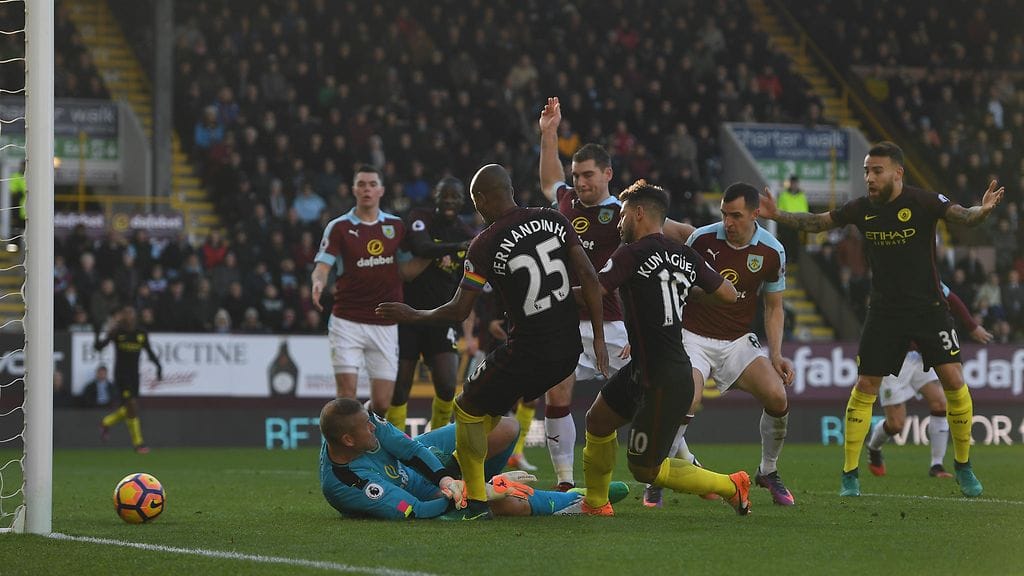 Sergio Agüero viihtyy maalilla.