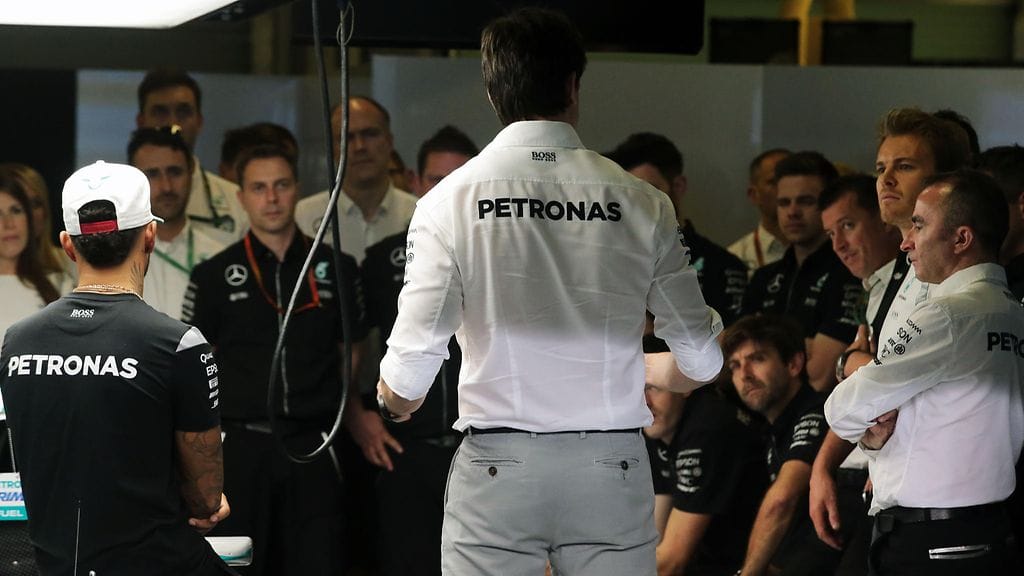 Toto Wolff puhui viikonlopun alkajaisiksi yhteisesti koko tiimille.