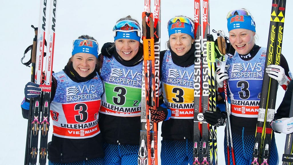 Suomen naiset juhlivat vuosi sitten viestin kakkossijaa Lillehammerissa.