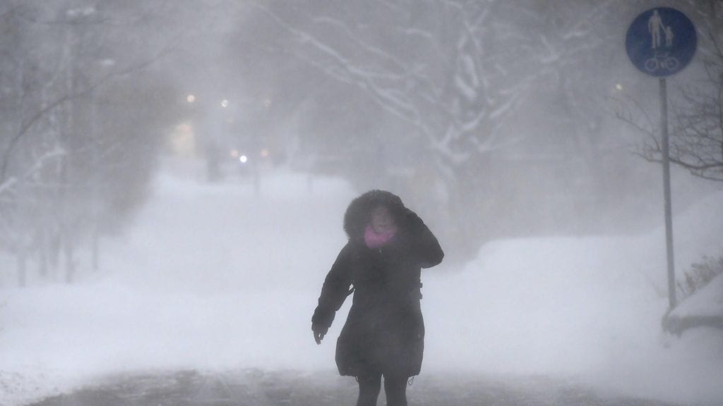 Tuulen nopeus puuskissa voi olla Ilmatieteen laitoksen mukaan 20 metriä sekunnissa.
