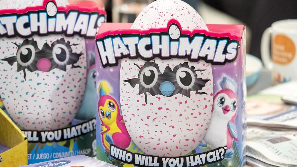Suureen suosioon noussutta Hatchimals-lelua kaupitellaan verkkohuutokaupoissa ennätyskorkeaan hintaan.