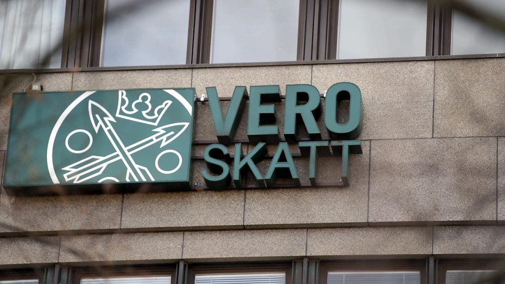 Suomen perintöverotus mahdollistaa uskomattomia tarinoita. Myös lainsäätäjä on tiedostanut haasteet, ja laki muuttui kuluvan vuoden alussa. Nyt esimerkiksi lykkäystä on mahdollista saada perustellusta syystä aiemman vuoden sijaan kymmenen vuotta verovuoden päättymisestä. Perintöveron korko, 7,5 prosenttia, juoksisi kuitenkin lykkäyksestä huolimatta.