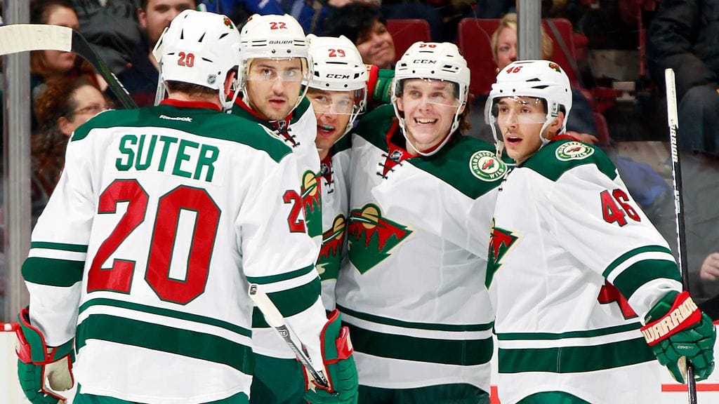 Erik Haula (toinen oik.) ohjasi Minnesotan 4-4-tasoituksen.