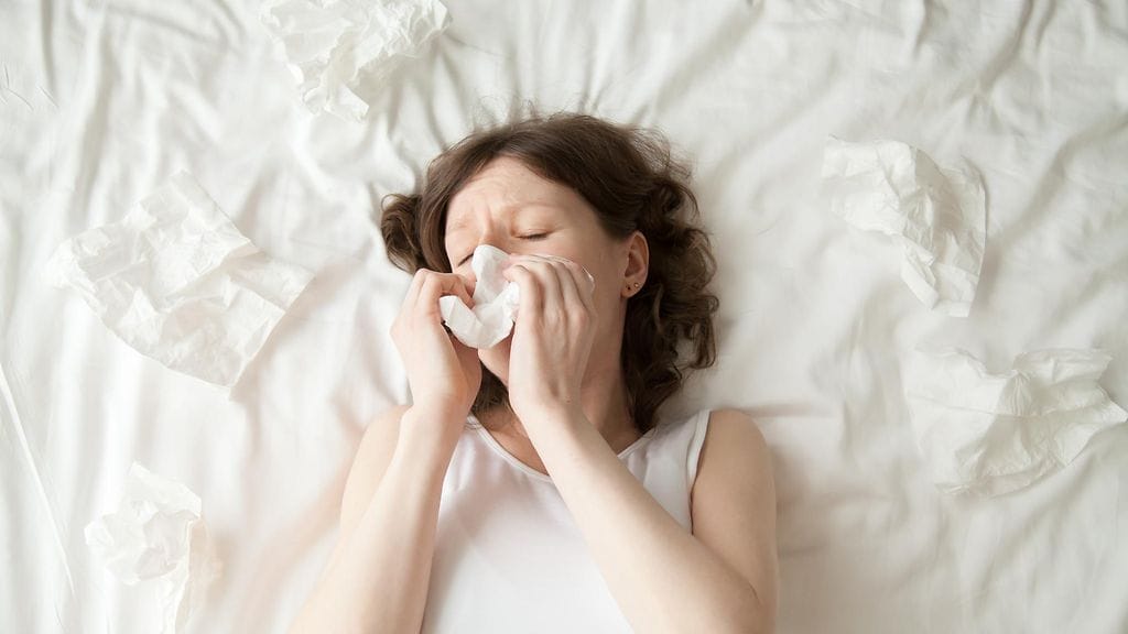 Toisin kuin keuhkoputkentulehduksessa, keuhkokuumeessa tulehdus on levinnyt itse keuhkokudokseen. Kuvituskuva.