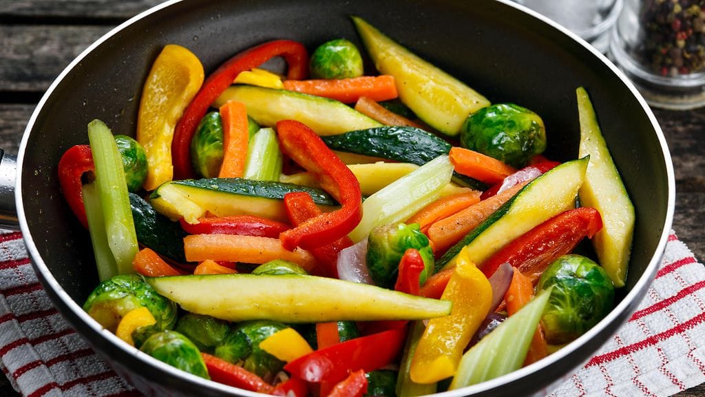 Vihanneksia ei kannata kypsentää liikaa, koska se voi tuhota niiden sisältämät vitamiinit.