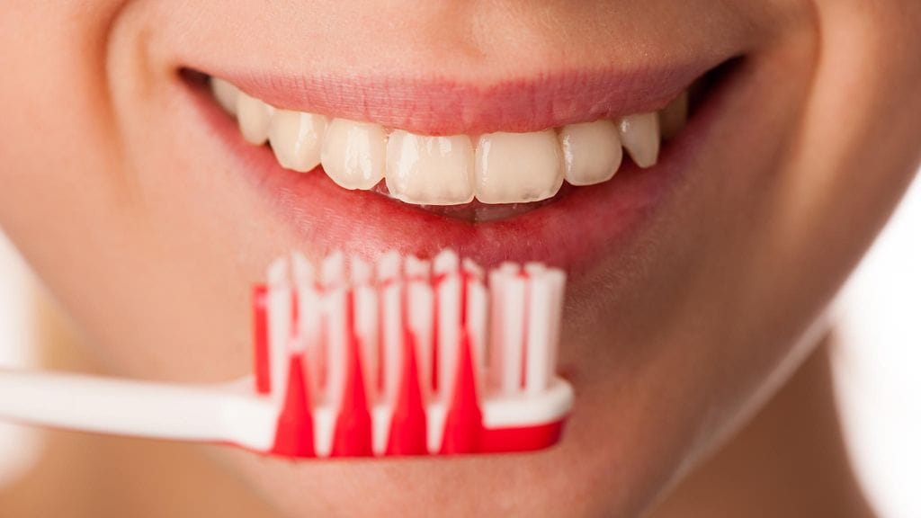 Hampaiden harjaaminen on tärkeä asia yleisen terveyden kannalta.