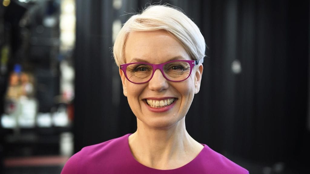 Baba Lybeck ei ole Ylen toimittaja vaan vapaa toimittaja. Hän juontaa Ylen Uutisvuoto-ohjelmaa.