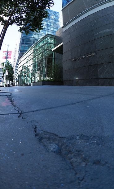 San Franciscon vajoava Millennium Tower 2