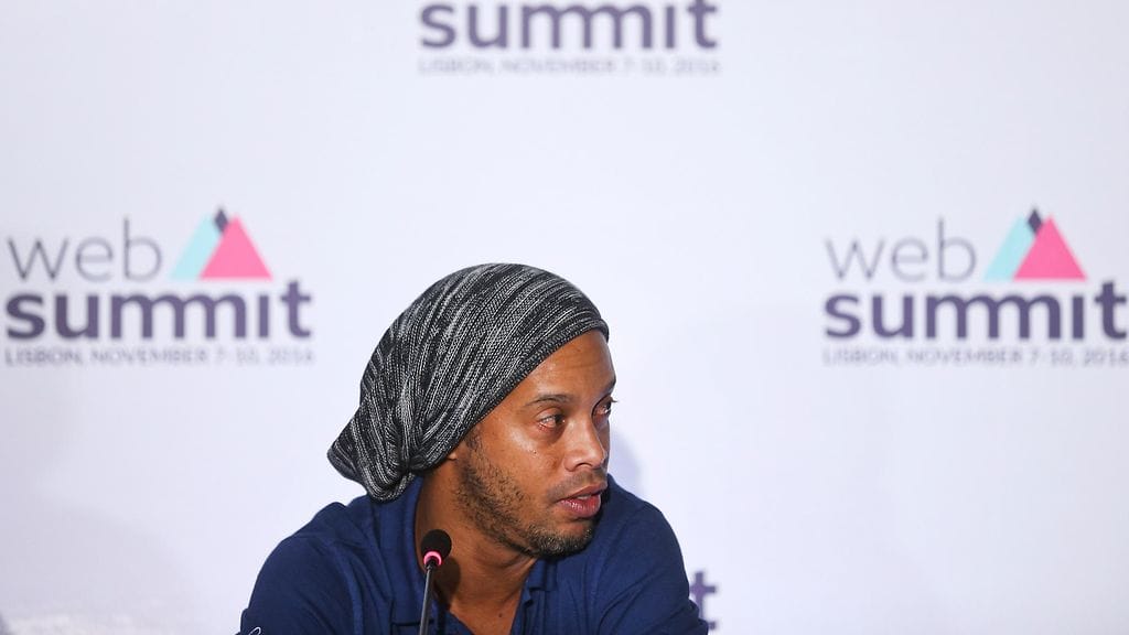 Ronaldo de Assis Moreira eli Ronaldinho.