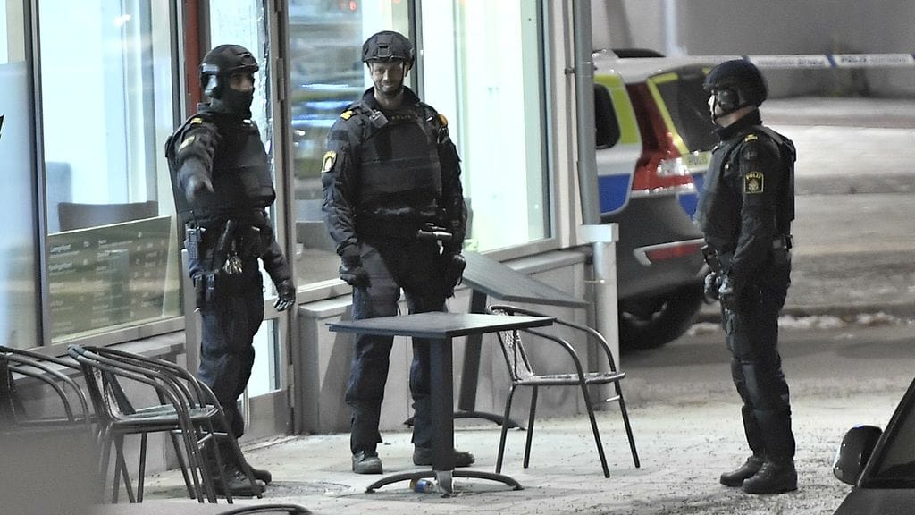 Tukholman Rinkebyssä kaksi ihmistä ammuttiin kahvilassa 2.12.2016.