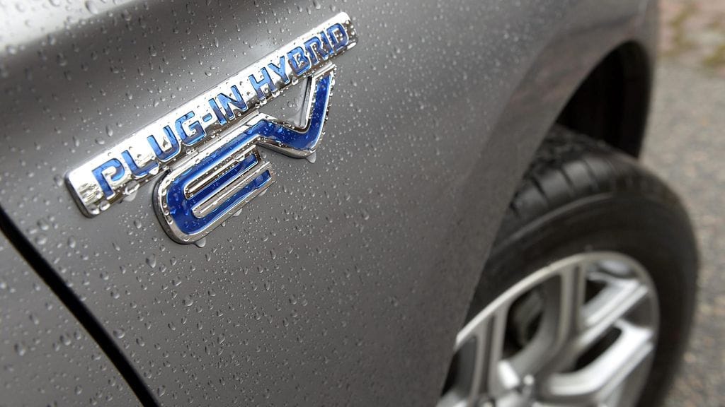 Hybridiauton hyödyt jäävät vähäisiksi, jos niitä ei osaa hyödyntää.