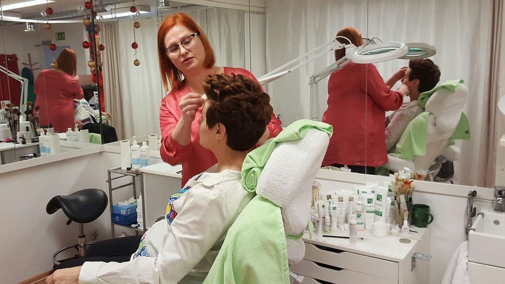 Somevaarin rouva kampaajalla