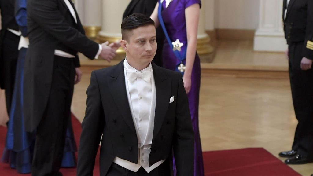 Kari Ketonen Linnan punaisella matolla.