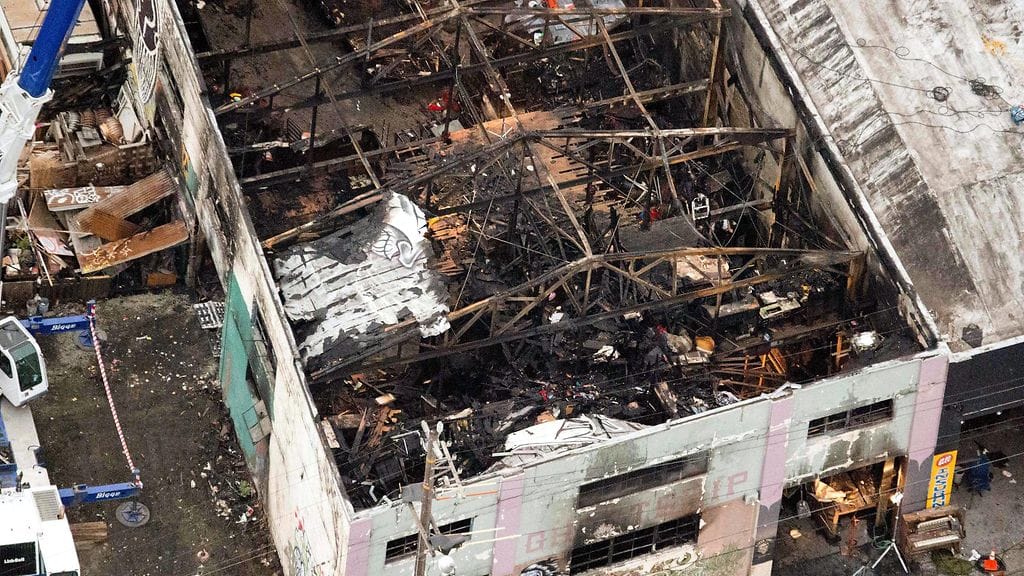 Oaklandissa 36 ihmistä kuoli tulipalossa rakennuksessa, jossa oli käynnissä teknomusiikin tapahtuma viime viikolla.