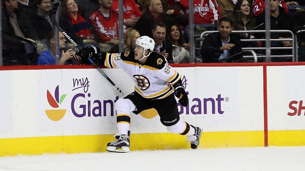 David Pastrnak tuulettamassa maaliaan.