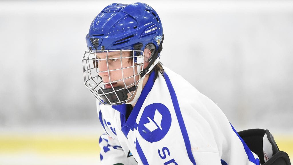 Odotukset U18-kultajoukkueen maalitykkiin Eeli Tolvaseen ovat kovat.