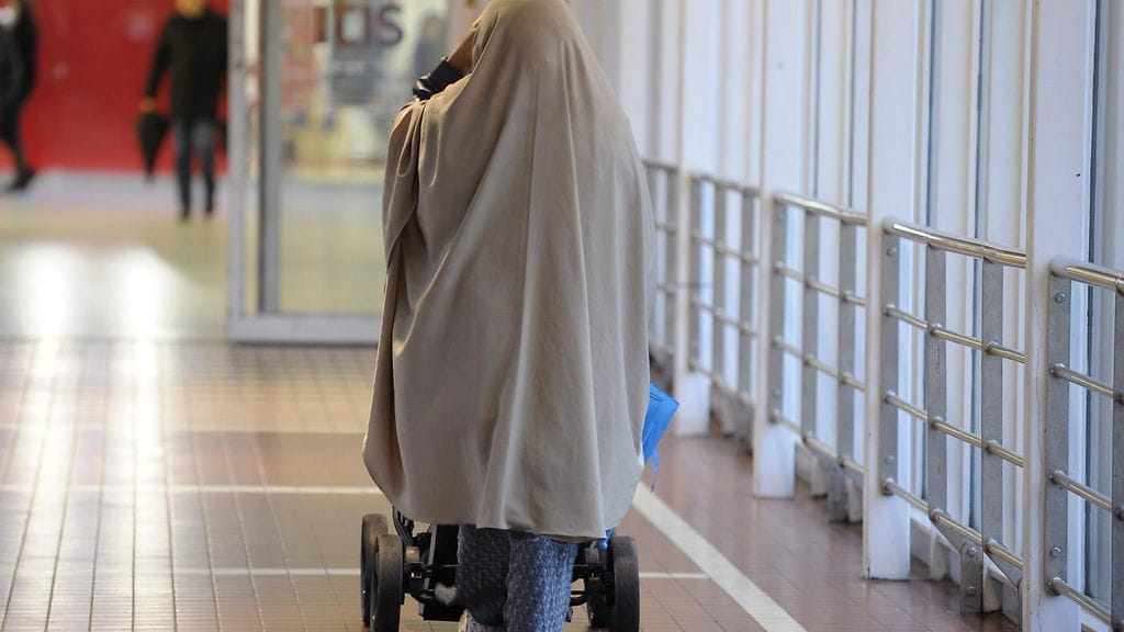 Naiset ja perheet saavat joissain määrin jopa enemmän tukea kuin miehet, sillä Suomessa esimerkiksi järjestöt tarjoavat paljon toimintaa erityisesti naisille ja äideille.