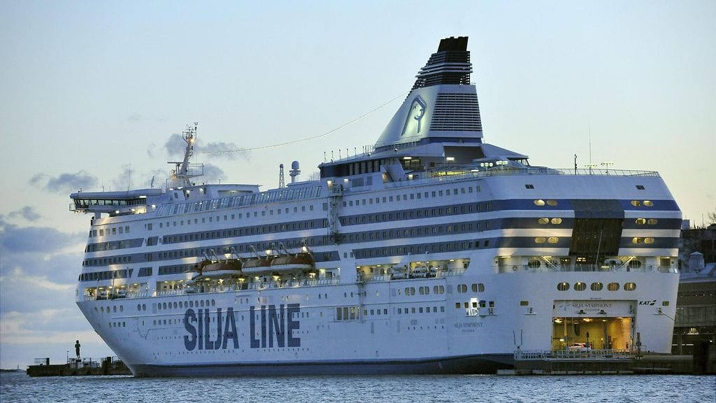 Kuvituskuvassa Silja Symphony, jolla välikohtaus sattui.