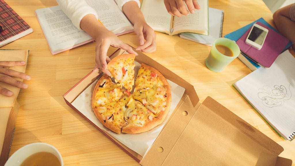 Opiskelijoiden elämäntavat lihottavat.