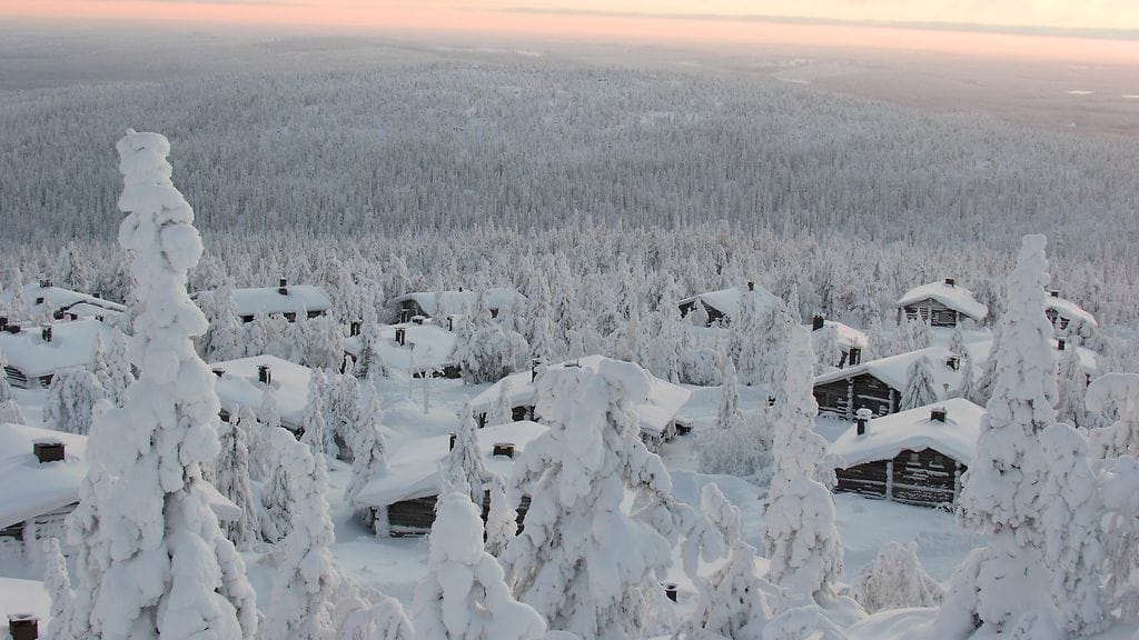 Brittilehti kehottaa etsimään hyvää oloa Suomesta. Kuva Iso-Syötteeltä.