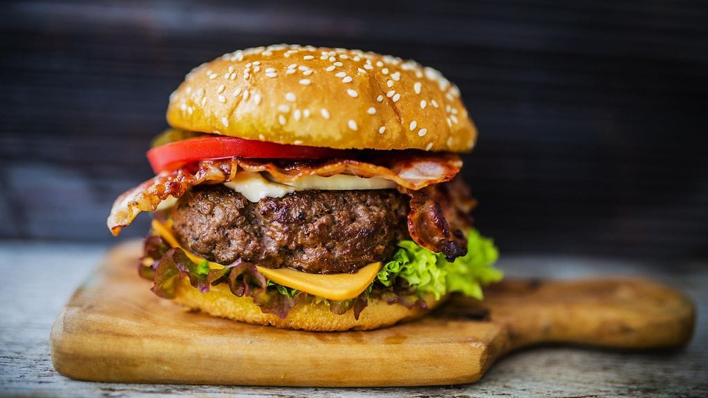 Hollantilaisen ravintolan hampurilaisella on mielipiteitä herättävä nimi.