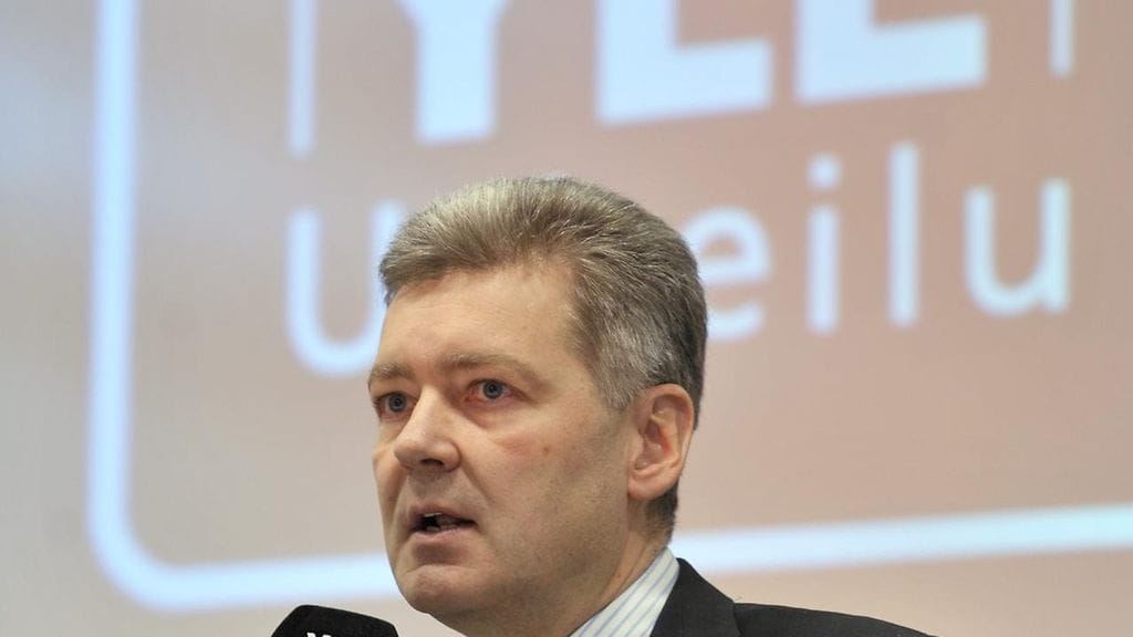 Ylen hallituksen puheenjohtajan, Helsingin yliopiston kansleri Thomas Wilhelmssonin mukaan toimitusjohtaja Lauri Kivisellä (kuvassa) ja päätoimittaja Atte Jääskeläisellä on edelleen hallituksen luottamus.