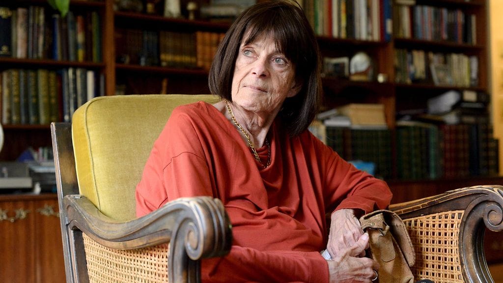 Puheterapeutti, folk- ja iskelmälaulaja Päivi von Hertzen on kuollut. Kuva otettu laulajan kotona Helsingissä tiistaina 6. syyskuuta 2016.