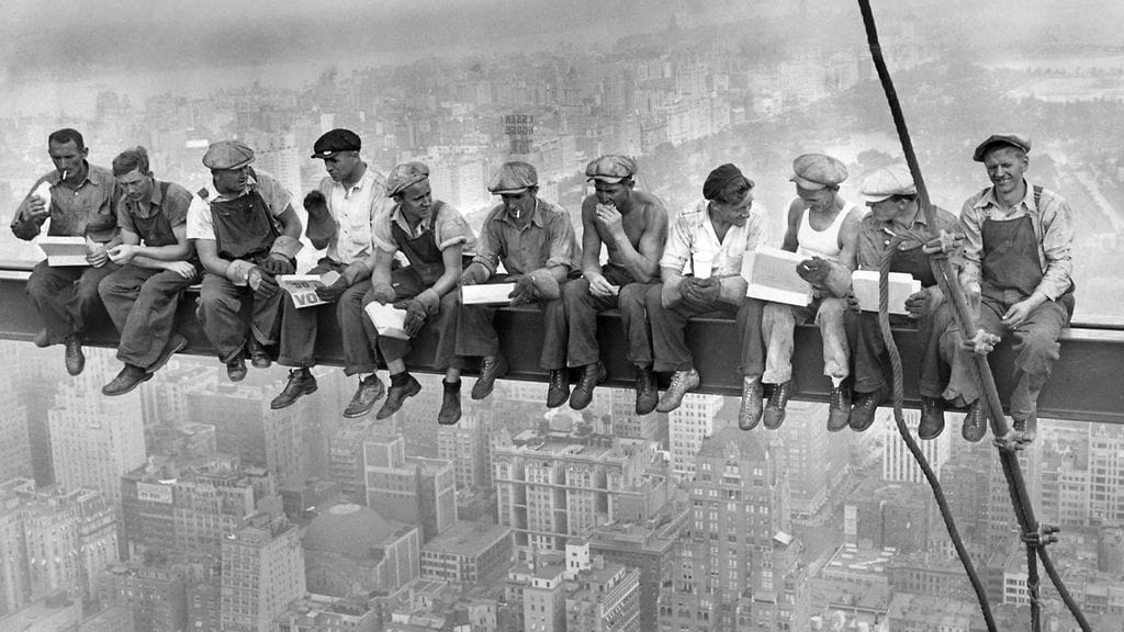 27.4.00133057_1617868 Lunch-Atop-a-Skyscraper