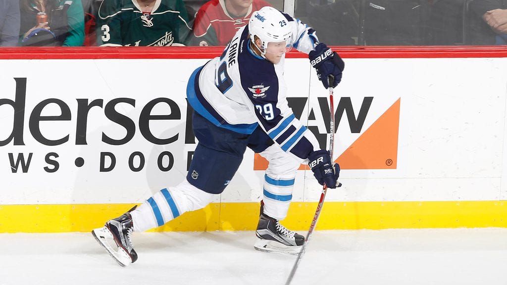 Patrik Laine on tykittänyt jo 17 osumaa tulokaskaudellaan.