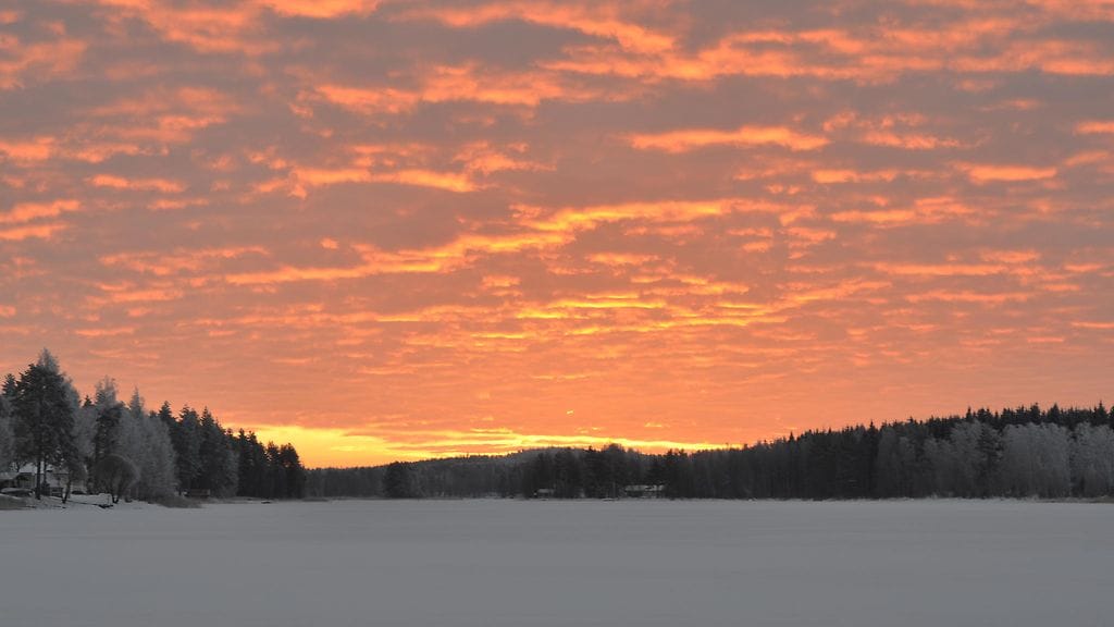 Auringon nousu Karttulassa 17.12. Birgitta Tarvainen