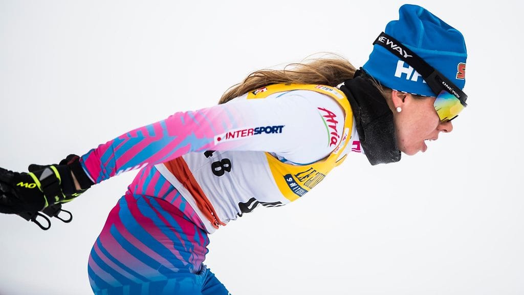 Laura Mononen ankkuroi Suomen viestiä (arkistokuva).