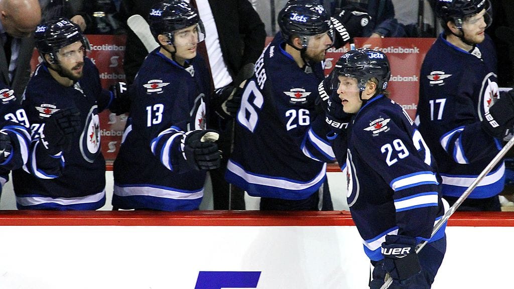 Patrik Laine viimeisteli kauden 18:nnen osumansa.