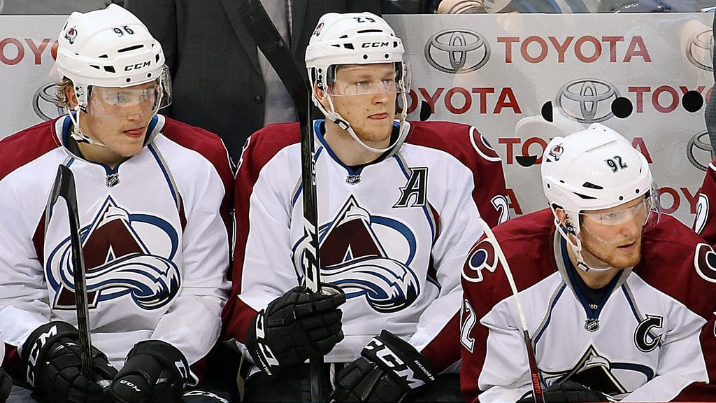 Mikko Rantanen (vas.) pelasi ykkösketjussa Nathan MacKinnonin (kesk.) ja Gabriel Landeskogin kanssa.