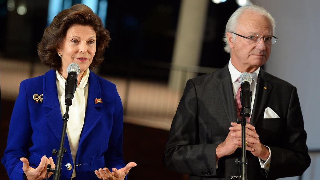 Ruotsin kuningatar Silvia ja kuningas Kaarle XVI Kustaa kuvattuna valtiovierailulla Saksan Hampurissa 6. lokakuuta 2016.