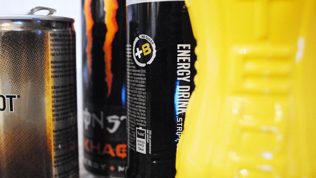 THL ja Valtion ravitsemisneuvottelukunta suosittelevat jo nyt, että vähittäiskaupat myisivät energiajuomia vain yli 15-vuotiaille.