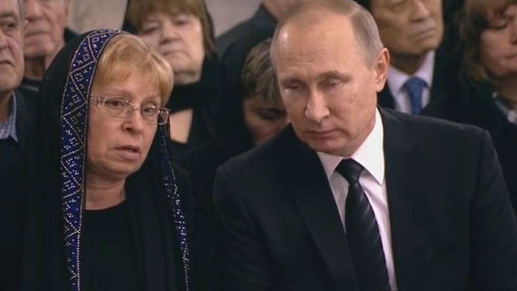 Putin Andrei Karlovin hautajaisissa 22.12.2016