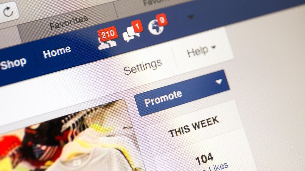 Facebookissa voi ilmoittaa perintöyhteyshenkilön, jolle luovuttaa tilinsä kuoleman jälkeen.