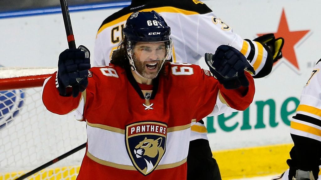 Jaromir Jagr nousi Mark Messierin edelle.