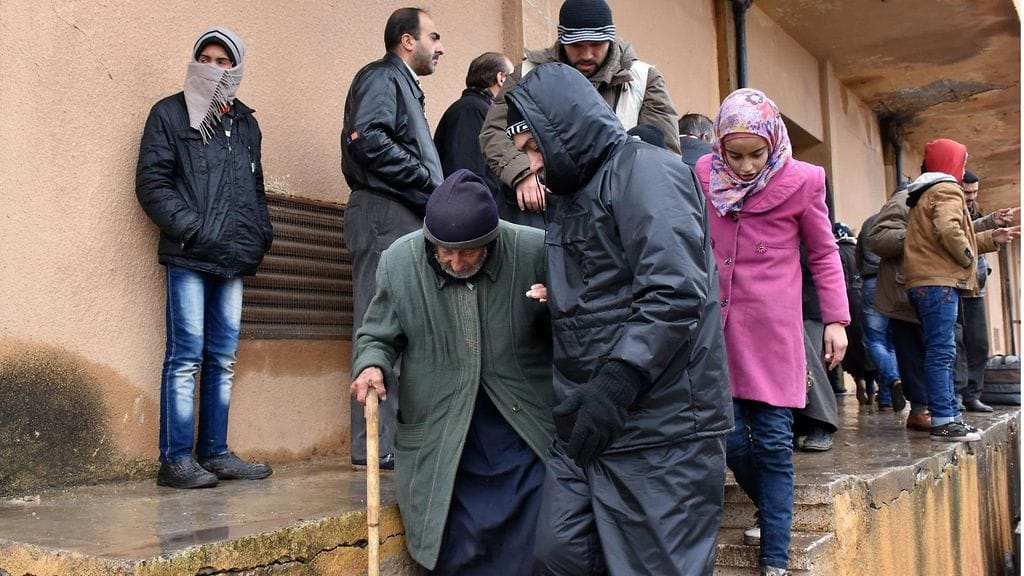 Aleppon tyhjentämisen kanssa samaan aikaan evakuoitiin myös shiiaväestö kahdesta piiritetystä kylästä Syyrian Idlibin maakunnassa.