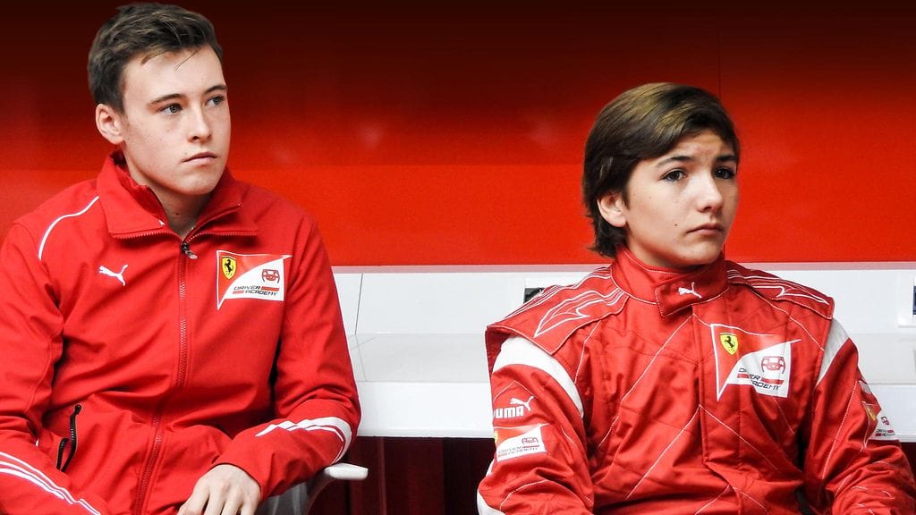 Marcus Armstrong (vas.) ja Enzo Fittipaldi liittyivät Ferrarin junioriohjelmaan.