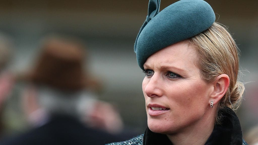 Vanhimpana naispuolisena lapsenlapsena Phillips hoitaa usein hovin edustustehtäviä.