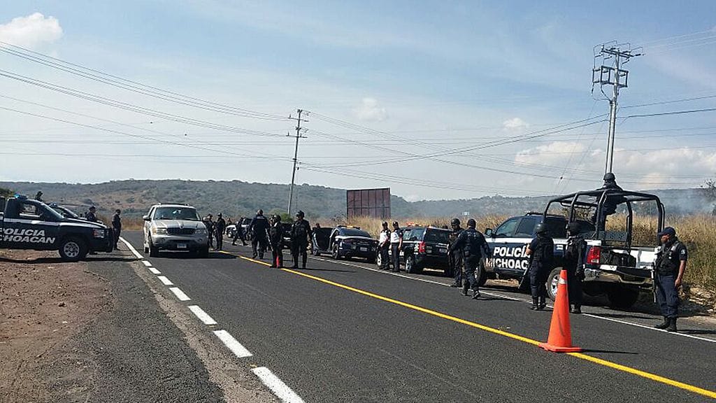 Michoacanin viranomaiset tekivät eilen järkyttävän löydön Jiquilpanin kaupungissa, kun erään liikkeen edestä löytyi kuuden miehen irtileikatut päät.