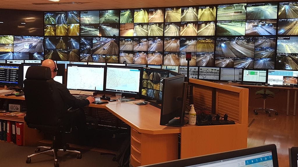 MTV Uutiset vieraili Tieliikennekeskuksessa katsomassa, miltä paluuliikenne näyttää näin tapaninpäivänä.