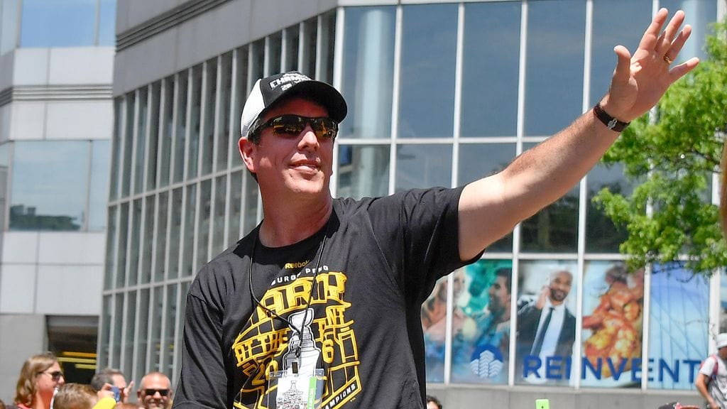 Mike Sullivan juhli Stanley Cupia kesäkuussa.