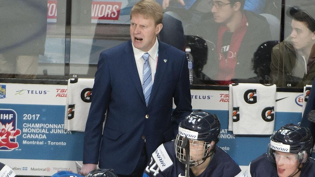 Jukka Rautakorvella riittää mietittää joukkueen kurssin kääntämisessä.